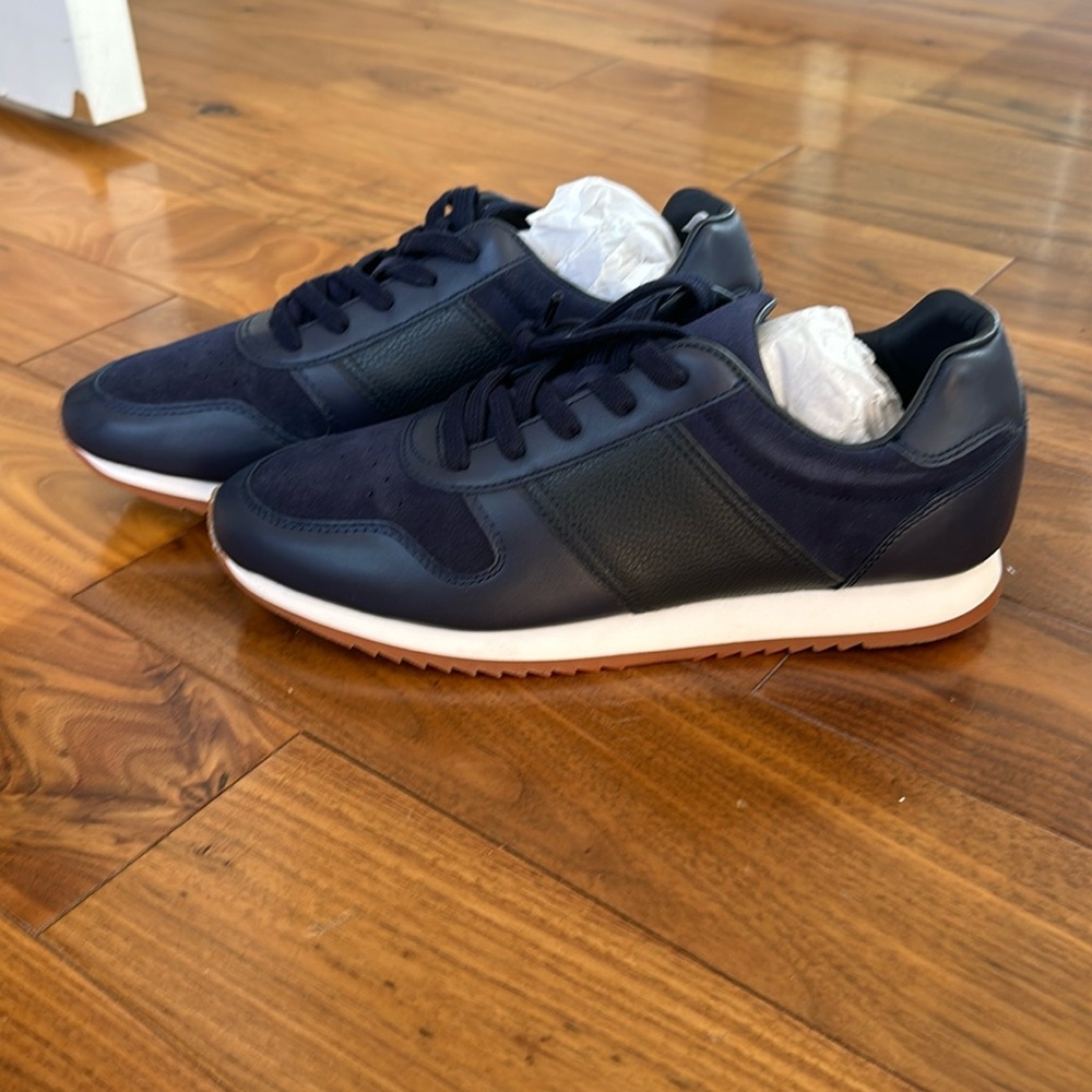 Club Monaco sneaker